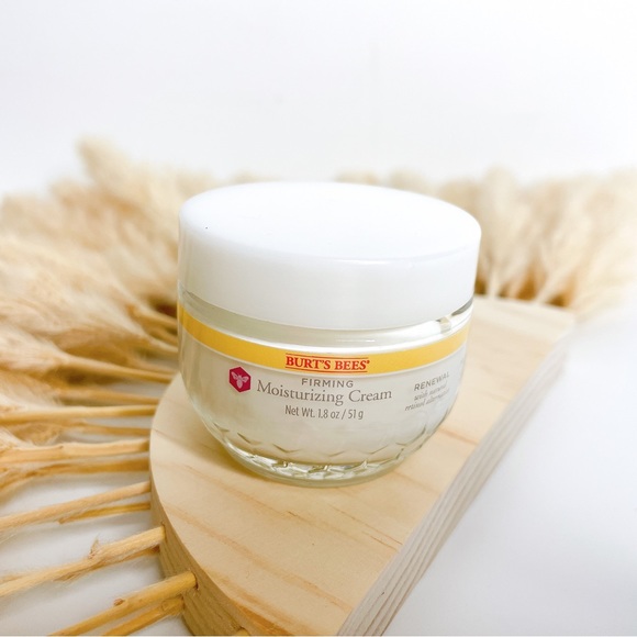 L Burt’s Bees Firming Moisturizing Cream
